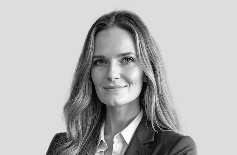 Anna Fischer - Black and White Headshot